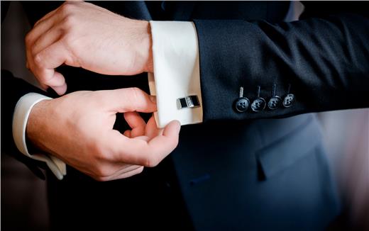 Eleganza senza tempo per lo sposo moderno